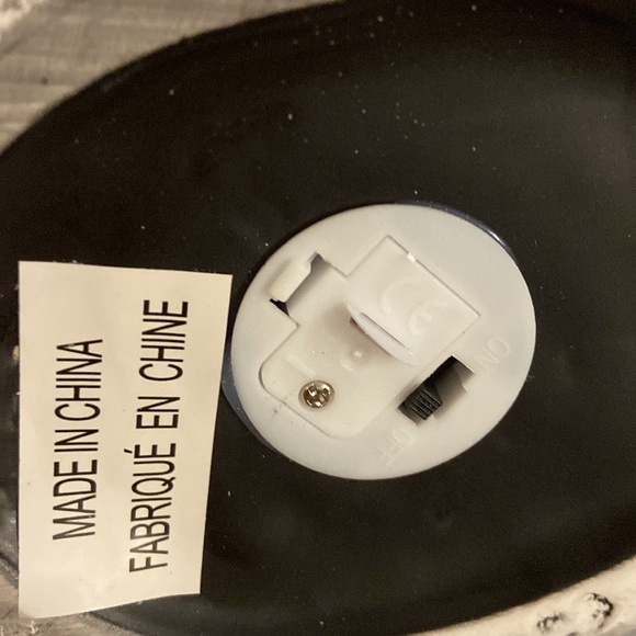 Black matte light up ghost figurines - Picture 4 of 7